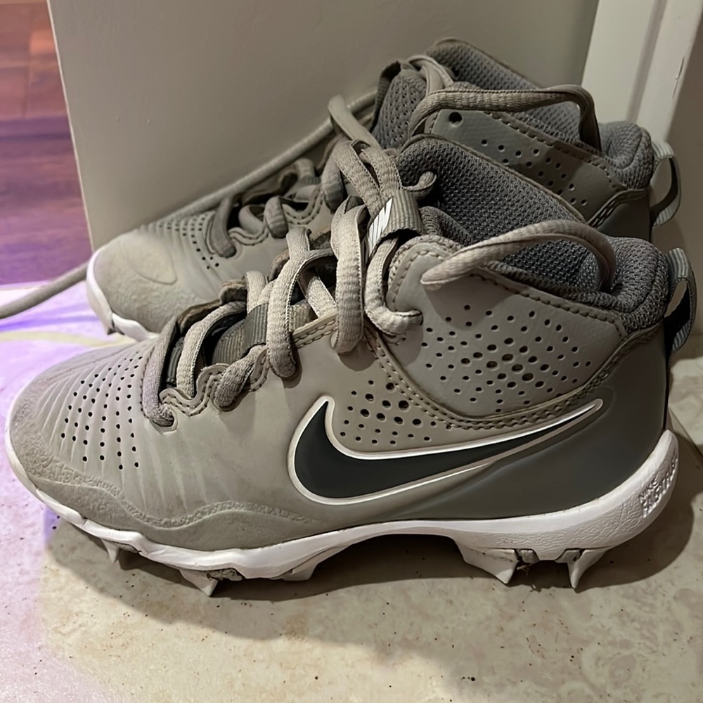 Nike toddler boys cleats gray size 11C